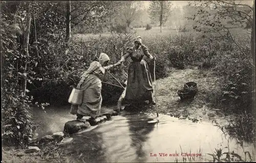 Ak Frauen überqueren Fluss, Steine, Korb, Französische Tracht