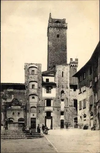 Ak San Gimignano Toskana Italien, Piazza della Cisterna con la Torre Grande