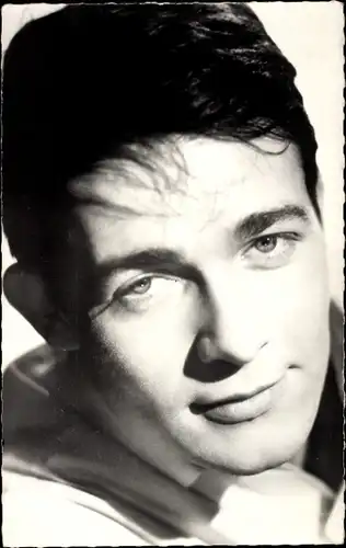 Ak Schauspieler Jacques Charrier, Portrait