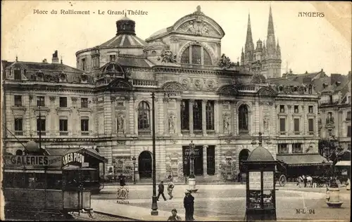 Ak Angers Maine et Loire, Place du Ralliement, Le Grand Theatre