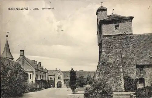 Ak Ilsenburg im Harz, Schlosshof