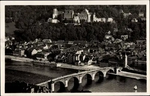 Ak Heidelberg am Neckar, Schloss und Neckarbrücke vom Philosophenweg gesehen