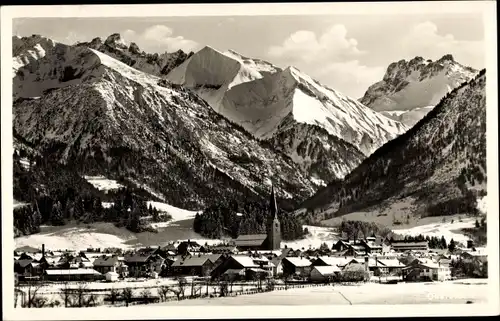 Ak Oberstdorf im Oberallgäu, Ortspanorama, Berge