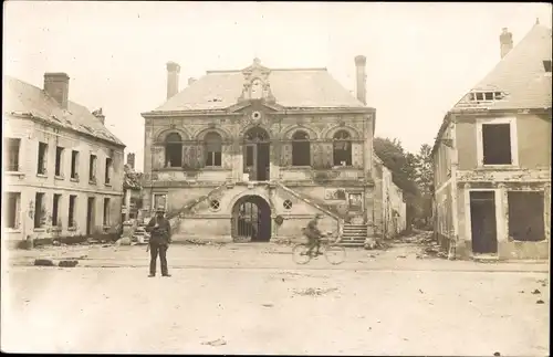 Ak Bruyères et Montbérault Aisne, zerstörtes Rathaus