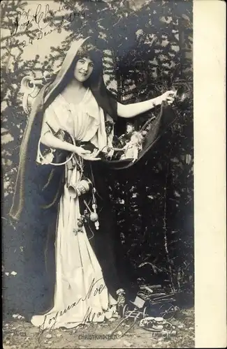 Ak Glückwunsch Weihnachten, Christkindchen, Frau mit Geschenken