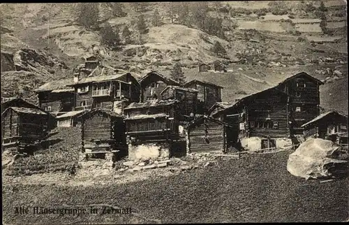 Ak Zermatt Kanton Wallis Schweiz, Alte Häusergruppe
