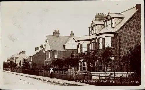 Foto Ak Trimley St. Martin East England, The Avenue