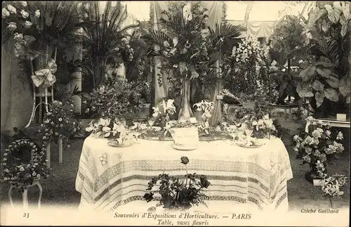Ak Paris, Gartenbauausstellung, Tisch, Blumenvasen