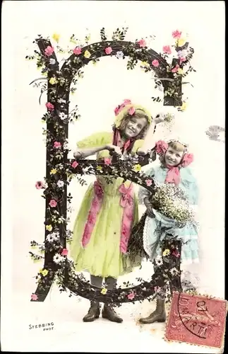 Buchstaben Ak Buchstabe E, Mädchen mit Blumen
