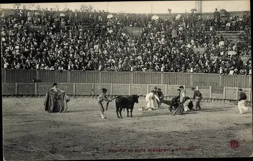 Ak Corrida, Matador verlässt einen Picador