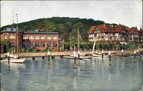 Ak Kiel in Schleswig Holstein, Wasserpartie, Strandweg, Kaiserl. Yachtclubgebäude, Logierhaus
