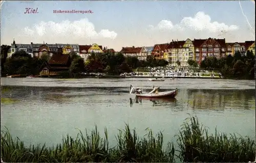 Ak Kiel in Schleswig Holstein, Hohenzollernpark, Ruderboot, Häuser