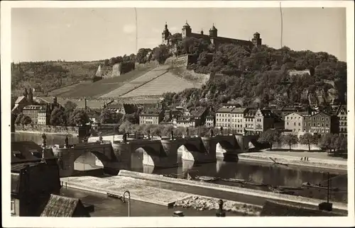 Ak Würzburg am Main Unterfranken, Alte Mainbrücke, Festung Marienberg
