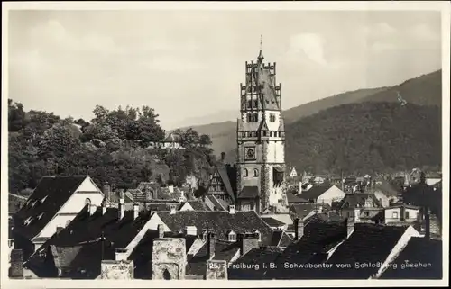 Ak Freiburg im Breisgau, Schwabentor, Blick vom Schlossberg
