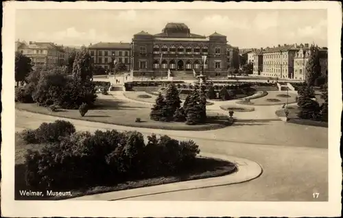 Ak Weimar, Blick auf das Museum mit Gartenanlagen