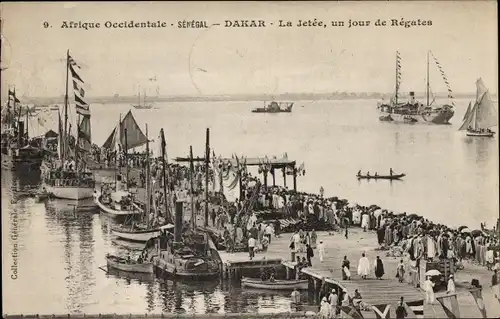 Ak Dakar Senegal, der Pier, ein Tag voller Regatten, Blick auf den Hafen