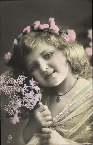 Ak Mädchen mit Fliederzweig, Portrait