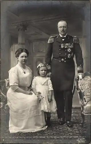 Ak Königin Wilhelmina der Niederlande, Prinz Heinrich zu Mecklenburg, Prinzessin Juliana