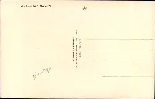 Ak Norwegen, Ile Jan Mayen, Küstenpartie, Insel mit schneebedeckten Bergen