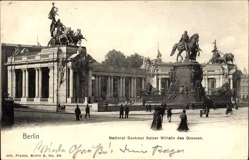 Ak Berlin Mitte, National Denkmal Kaiser Wilhelm des Großen, Passanten