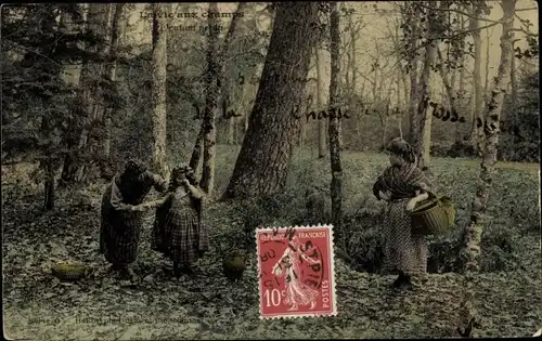 Ak Frauen im Wald, Weinendes Mädchen, Körbe