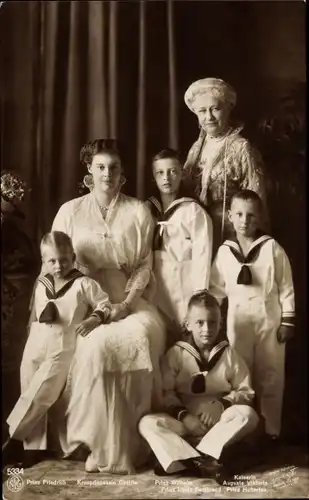 Ak Kaiserin Auguste Viktoria, Kronprinzessin Cecilie, Wilhelm, Louis Ferdinand, Hubertus, Friedrich