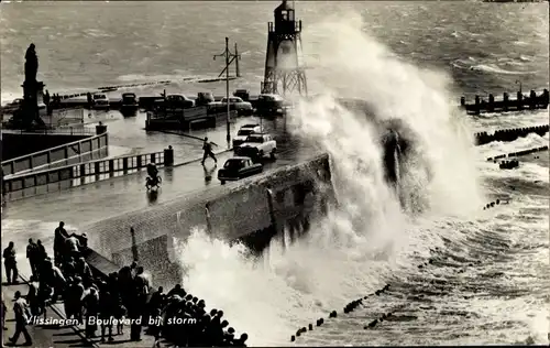 Ak Vlissingen Zeeland Niederlande, Boulevard bij storm