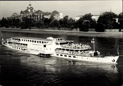 Ak Fahrgastschiff MS Friedrich Engels auf der Elbe, Dresden