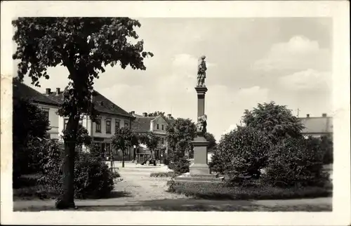 Ak Lázně Bohdaneč Bohdanetsch Reg. Pardubice, Denkmal, Park, Kurhaus