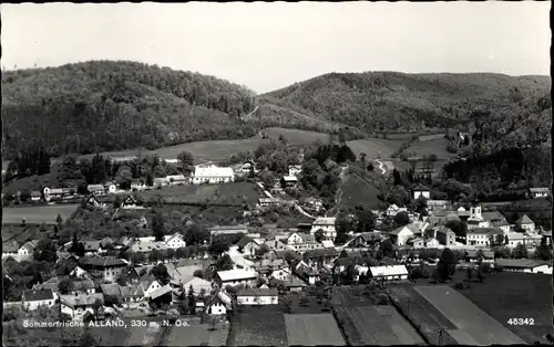 Ak Alland in Niederösterreich, Blick auf den Ort, Fliegeraufnahme