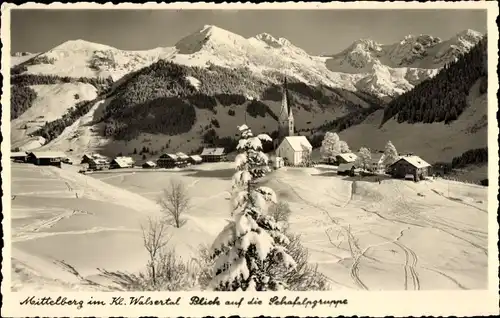 Ak Mittelberg im Kleinwalsertal Vorarlberg, Gesamtansicht, Gebirge