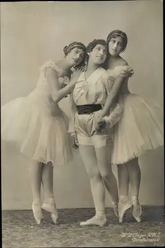 Foto Ak Drei Tänzerinnen, Ballerinas, Portrait