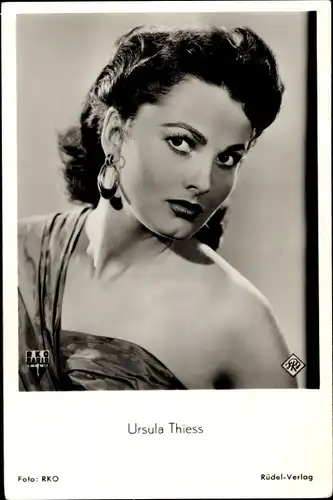 Ak Schauspielerin Ursula Thiess, Portrait