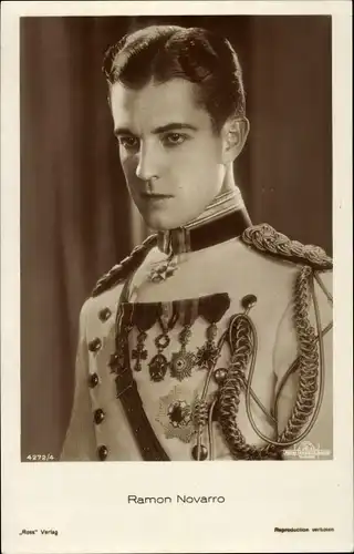 Ak Schauspieler Ramon Novarro, Uniform, Ross Verlag 4272 4