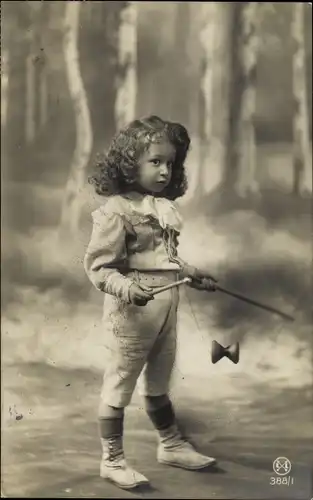 Ak Kind spielt Diabolo, Portrait, Spielzeug