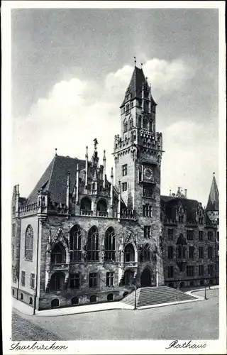 Ak Saarbrücken a.d. Saar, Blick auf die Freitreppe des Rathauses