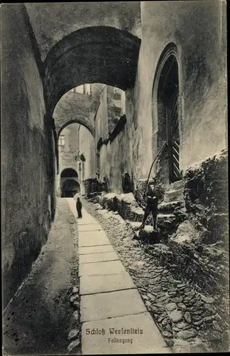 Ak Weesenstein Müglitztal, Felsengang im Schloss, Junge