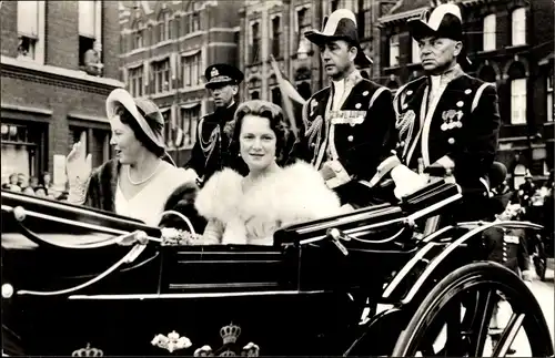 Ak Prinzessinnen Beatrix und Irene der Niederlande, Prinsjesdag 1958