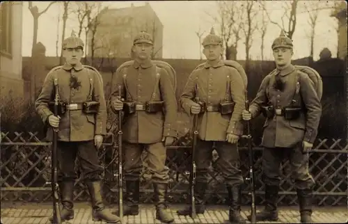 Foto Ak Deutsche Soldaten in Uniformen, Infanterie Regiment 117