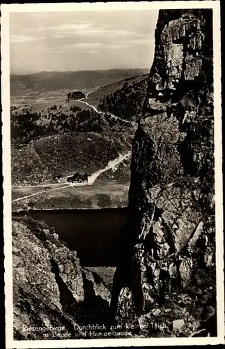 Ak Karpacz Krummhübel Riesengebirge Schlesien, Durchblick zum kleinen Teich mit Hampelbaude