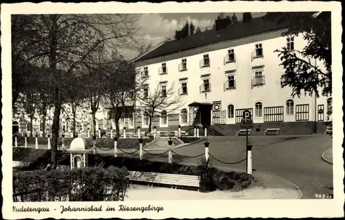 Ak Janské Lázně Johannisbad Reg. Königgrätz, Partie am Kurhotel