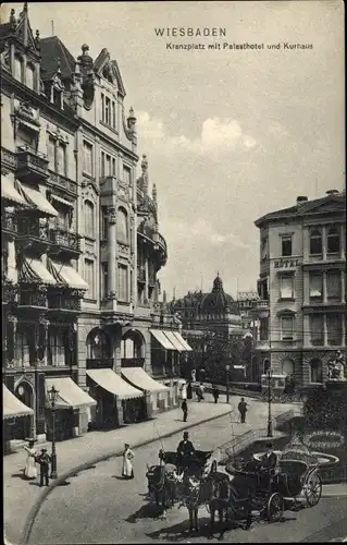 Ak Wiesbaden in Hessen, Kranzplatz mit Palasthotel und Kurhaus, Kutsche