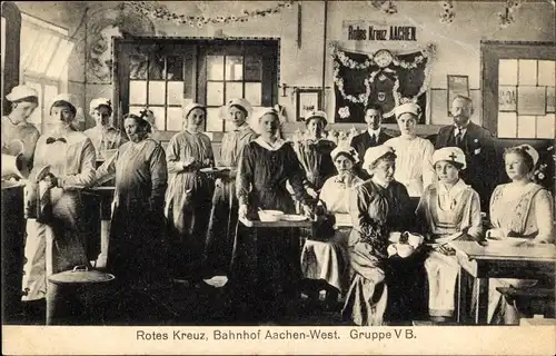 Ak Aachen, Rotes Kreuz, Bahnhof Aachen-West, Frauen, Gruppenbild