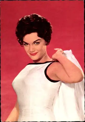 Ak Schauspieler Connie Francis, Portrait, in einem weißen Kleid