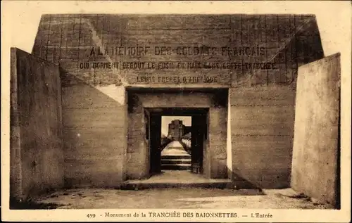 Ak Douaumont Lothringen Meuse, Monument de la Tranchee des Baionnettes