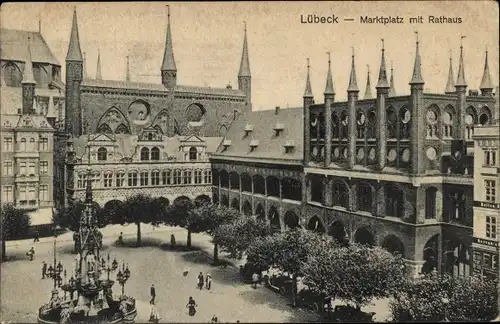 Ak Hansestadt Lübeck, Marktplatz mit Rathaus