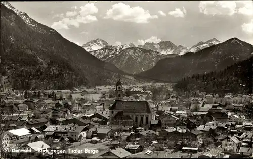 Ak Mittenwald in Oberbayern, Blick gegen Tiroler Berge