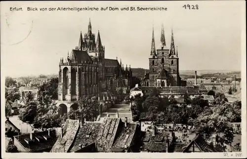 Ak Erfurt in Thüringen, Blick von der Allerheiligenkirche auf Dom und St. Severikirche