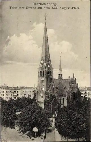 Ak Berlin Charlottenburg, Trinitates Kirche auf dem Karl August Platz