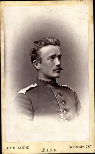 Kabinett Foto Lübeck, Deutscher Soldat in Uniform, Portrait